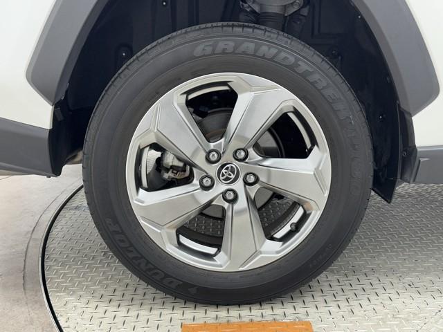 ＲＡＶ４ ハイブリッドＧ　衝突被害軽減装置　ドライブレコーダ　バックモニター　整備記録簿　地デジＴＶ　ＬＥＤヘッドライト　スマキー　電動シ－ト　ＡＷＤ　ＴＶナビ　パワステ　横滑り防止装置　クルコン　ＡＡＣ　カーテンエアバック（19枚目）