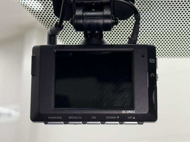 ヤリス ハイブリッドＺ　ＰＣＳ　整備記録簿　Ｂカメラ　アイドリングストップ車　ドラレコ付　ナビ付　ＬＥＤランプ　スマキー　ＥＴＣ付き　メディアプレイヤー接続　ＶＳＣ　パワステ　１オナ車　クルコン　カーテンエアバック　ＡＢＳ（7枚目）