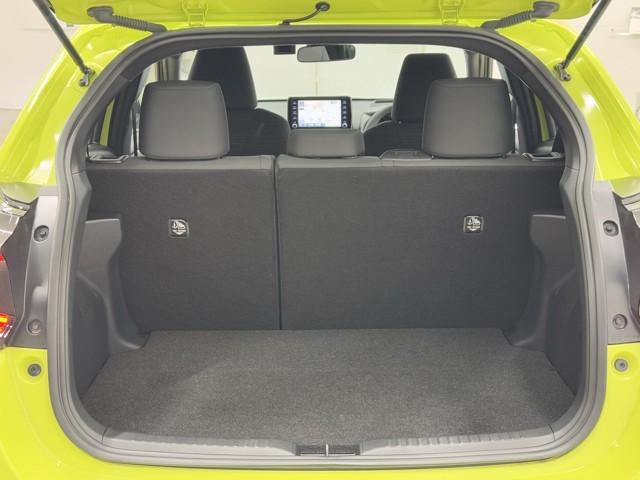 ヤリス ハイブリッドＺ　ＰＣＳ　整備記録簿　Ｂカメラ　アイドリングストップ車　ドラレコ付　ナビ付　ＬＥＤランプ　スマキー　ＥＴＣ付き　メディアプレイヤー接続　ＶＳＣ　パワステ　１オナ車　クルコン　カーテンエアバック　ＡＢＳ（16枚目）