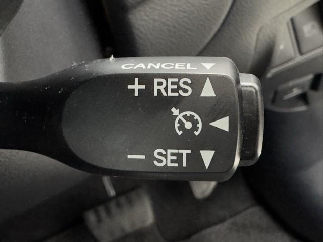 �������H�ŕ֗��ȃN���[�Y�R���g���[���@�\���t���Ă��܂���B�@���x��ݒ肷��ƃA�N�Z���𓥂܂Ȃ��Ă����̑��x�ő��邱�Ƃ��ł���̂ő����x�܂��鎖���ł��܂��ˁB