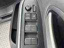 パワーウィンドウのスイッチですよ。 運転席に居ながら窓を開け閉めのコントロールできますよ。 ロック機能で、子供がイタズラして窓を開けるという事も無くなりますよ。