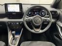 ヤリス ハイブリッドＺ　ＰＣＳ　整備記録簿　Ｂカメラ　アイドリングストップ車　ドラレコ付　ナビ付　ＬＥＤランプ　スマキー　ＥＴＣ付き　メディアプレイヤー接続　ＶＳＣ　パワステ　１オナ車　クルコン　カーテンエアバック　ＡＢＳ（4枚目）