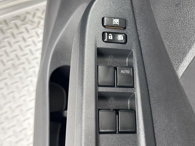 ラクティス Ｘ　メモリナビ　ナビ＆ＴＶ　運転席エアバック　パワーウィンドー　ＥＴＣ車載器　マニュアルエアコン　キーレスキー　ＡＵＸ　パワステ　ワンセグ　バックカメラ　クルーズコントロール　ワンオーナー　ＡＢＳ（15枚目）