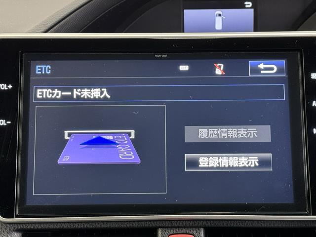ハイブリッドＺＳ　盗難防止システム　Ｗエアコン　クルーズコントロール　Ｂカメラ　ドライブレコーダー　ＥＴＣ　スマートキー　ＤＶＤ　ＶＳＣ　ナビ＆ＴＶ　記録簿　両席エアバック　アルミホイール　ミュージックプレイヤー接続可(7枚目)