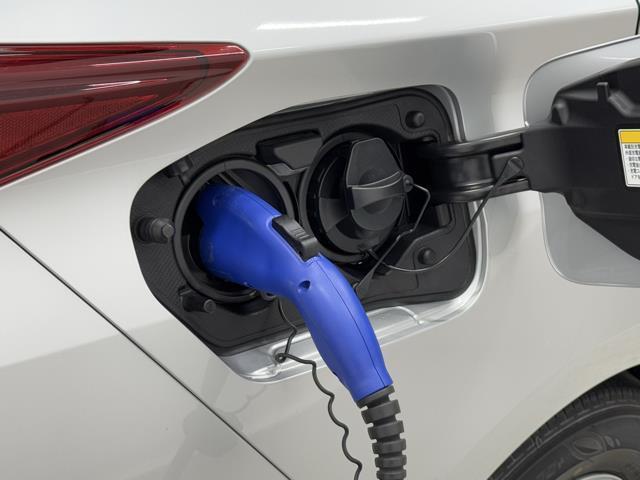 プリウスＰＨＶ Ａ　衝突被害軽減ブレーキ　ナビ　Ｂカメラ　ＥＴＣ２．０　コーナーセンサ　ブルートゥース　ＬＫＡ　Ａライト　シートヒータ　電動格納ミラー　ＬＥＤランプ　１オーナー　盗難防止装置　オートクルーズ　スマートキー（22枚目）