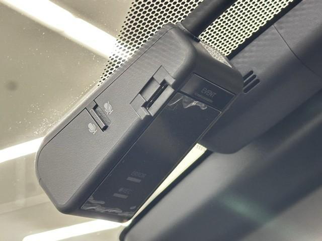 プリウス Ａ　衝突被害軽減ブレーキ　前後ドライブレコーダー　ＥＴＣ２．０　メモリーナビ　Ｂモニタ　Ｉストップ　ＬＥＤヘッド　Ｂｌｕｅｔｏｏｔｈオーディオ　クルーズコントロール　スマートキー　１オーナー　ＡＵＸ接続（15枚目）