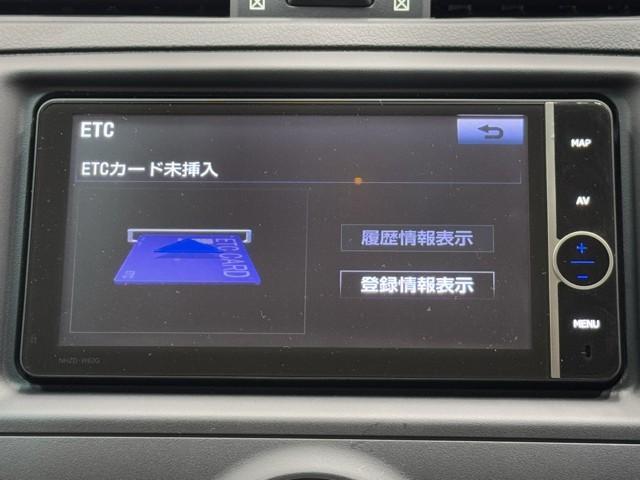 マークＸ プレミアム　車検整備付　ドライブレコーダー　Ｂｌｕｅｔｏｏｔｈ音楽　ミュージックプレイヤー接続可　ＥＳＣ　スマキー　エアコン　ＥＴＣ車載器　オートクルーズ　ＤＶＤ　パワーシート　キーフリー　ＡＢＳ　ＨＤＤナビ（12枚目）