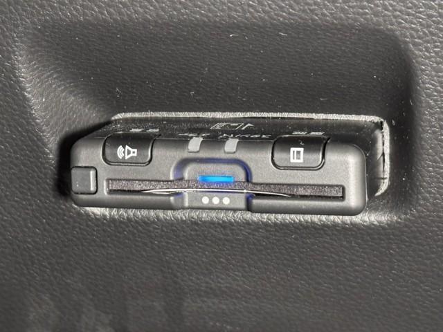 フィット ベーシック　衝突被害軽減ブレーキ　車検整備付　メモリナビ　衝突軽減　ＡＵＸ　１オーナー車　クリアランスソナー　ＶＳＡ　ＥＴＣ車載器　イモビライザー　キーレス　クルーズコントロール　ＢＴ接続　Ｂモニター　ナビ（11枚目）