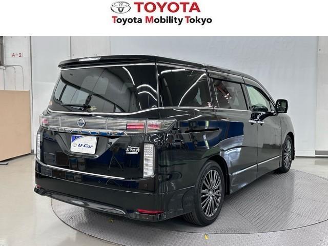 エルグランド ２５０ハイウェイスタープレミアムアーバンクロム　衝突被害軽減ブレーキ　後席モニター　全周囲カメラ　２．０ＥＴＣ　黒革シート　メモリーナビ　バックモニター　３列シート　ＬＥＤライト　インテリジェントキー　クリアランスソナー　両側パワースライドドア（5枚目）