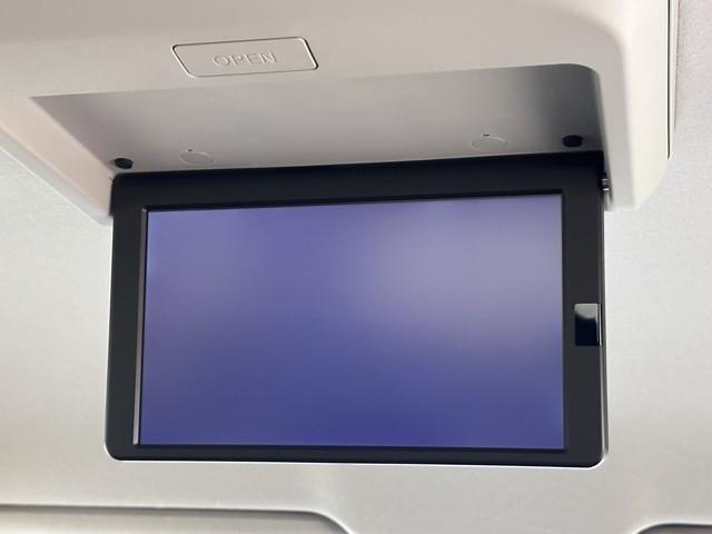 エルグランド ２５０ハイウェイスタープレミアムアーバンクロム　衝突被害軽減ブレーキ　後席モニター　全周囲カメラ　２．０ＥＴＣ　黒革シート　メモリーナビ　バックモニター　３列シート　ＬＥＤライト　インテリジェントキー　クリアランスソナー　両側パワースライドドア（17枚目）