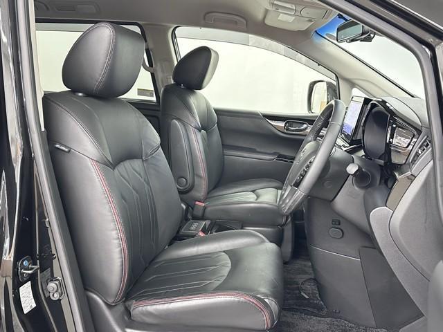 エルグランド ２５０ハイウェイスタープレミアムアーバンクロム　衝突被害軽減ブレーキ　後席モニター　全周囲カメラ　２．０ＥＴＣ　黒革シート　メモリーナビ　バックモニター　３列シート　ＬＥＤライト　インテリジェントキー　クリアランスソナー　両側パワースライドドア（19枚目）