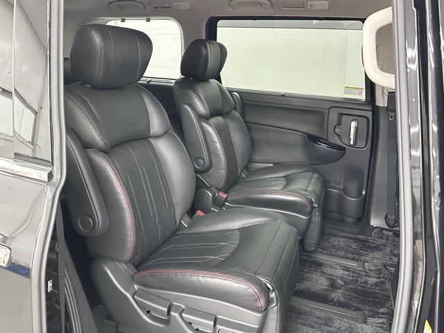 エルグランド ２５０ハイウェイスタープレミアムアーバンクロム　衝突被害軽減ブレーキ　後席モニター　全周囲カメラ　２．０ＥＴＣ　黒革シート　メモリーナビ　バックモニター　３列シート　ＬＥＤライト　インテリジェントキー　クリアランスソナー　両側パワースライドドア（20枚目）