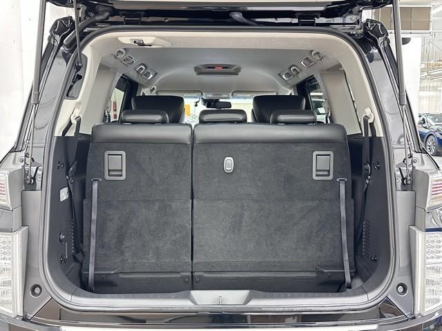 エルグランド ２５０ハイウェイスタープレミアムアーバンクロム　衝突被害軽減ブレーキ　後席モニター　全周囲カメラ　２．０ＥＴＣ　黒革シート　メモリーナビ　バックモニター　３列シート　ＬＥＤライト　インテリジェントキー　クリアランスソナー　両側パワースライドドア（21枚目）