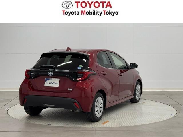 ヤリス ハイブリッドＺ　衝突被害軽減ブレーキ　車検整備付　全周囲カメラ　１００Ｖ　パーキングセンサー　整備記録簿　電格ミラー　ＢＴ接続　車線逸脱警報装置　地デジ　シートヒータ　Ｂカメラ　アイドリングストップ車　ＬＥＤランプ（5枚目）