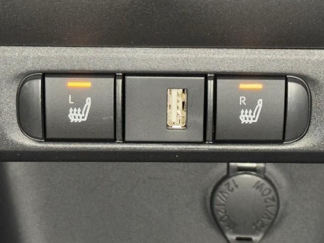 ヤリス ハイブリッドＺ　衝突被害軽減ブレーキ　車検整備付　全周囲カメラ　１００Ｖ　パーキングセンサー　整備記録簿　電格ミラー　ＢＴ接続　車線逸脱警報装置　地デジ　シートヒータ　Ｂカメラ　アイドリングストップ車　ＬＥＤランプ（16枚目）