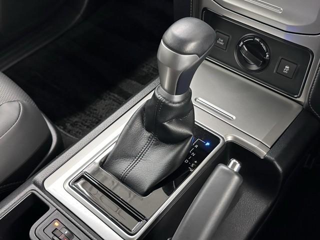 ランドクルーザープラド ＴＸ　Ｌパッケージ　マットブラックエディション　衝突被害軽減ブレーキ　車検整備付　サンルーフ　３６０度カメラ　２．０ＥＴＣ　ドラレコ付き　３列シート　Ｂｌｕｅｔｏｏｔｈオーディオ　ミュージックプレイヤー接続可　４ＷＤ　オートクルーズ　エアシート（13枚目）