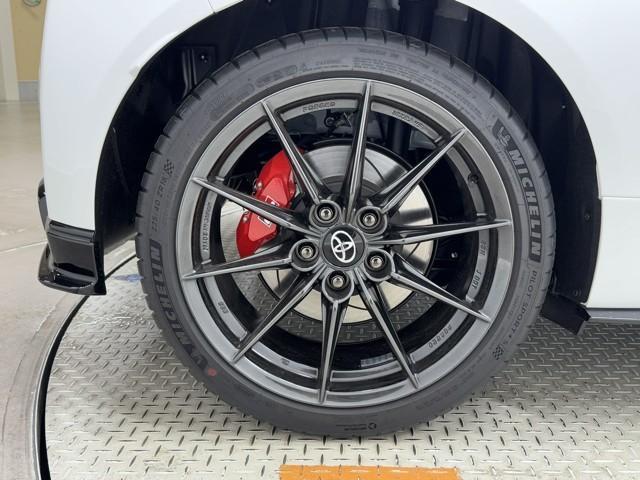 GRヤリス RZ ハイパフォーマンス 衝突被害軽減ブレーキ 6速マニュアルシフト 前後ドライブレコーダー ETC2.0 Bluetoothオーディオ ミュージックプレイヤー接続可 AWD クルーズコントロール 寒冷地仕様車 LED 地デジ(22枚目)