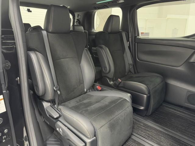 ヴェルファイアハイブリッド Z ゴールデンアイズ 衝突被害軽減ブレーキ 後席モニター 4WD サンルーフ 両側パワースライドドア パワーバックドア ドライブレコーダー 3列シート ETC2.0 AC100V LEDランプ Bluetoothオーディオ(20枚目)