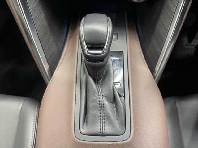 ハリアーハイブリッド Ｚ　衝突被害軽減ブレーキ　パワーバックドア　全周囲カメラ　ドライブレコーダー　レンタカー使用歴　Ｂｌｕｅｔｏｏｔｈオーディオ　ＥＴＣ２．０　レーンキープアシスト　アイドリングストップ　ナビ　スマートキー（13枚目）