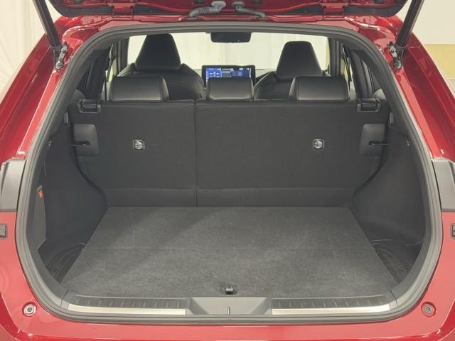 ハリアーハイブリッド Ｚ　衝突被害軽減ブレーキ　パワーバックドア　全周囲カメラ　ドライブレコーダー　レンタカー使用歴　Ｂｌｕｅｔｏｏｔｈオーディオ　ＥＴＣ２．０　レーンキープアシスト　アイドリングストップ　ナビ　スマートキー（19枚目）