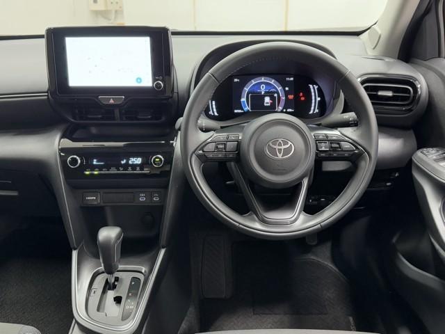 ヤリスクロス G ETC装備 リヤカメラ 点検記録簿 スマートエントリー イモビライザー オートエアコン アルミホイール キーレス パワーウィンドウ クルコン ABS ドライブレコーダー エアバッグ パワーステアリング(7枚目)