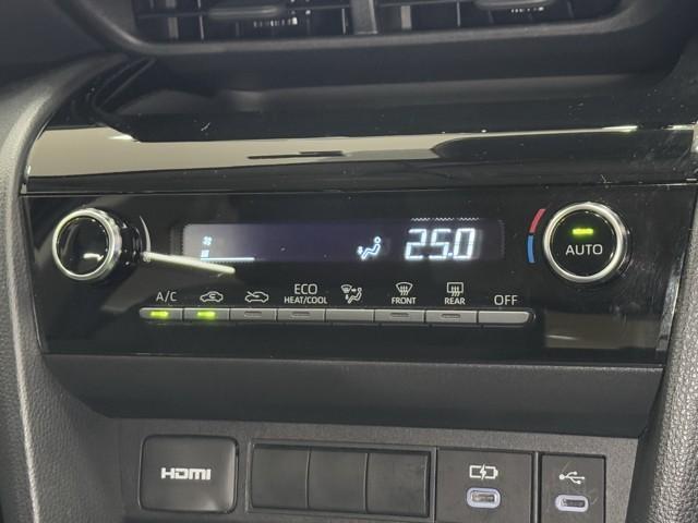 ヤリスクロス G ETC装備 リヤカメラ 点検記録簿 スマートエントリー イモビライザー オートエアコン アルミホイール キーレス パワーウィンドウ クルコン ABS ドライブレコーダー エアバッグ パワーステアリング(10枚目)