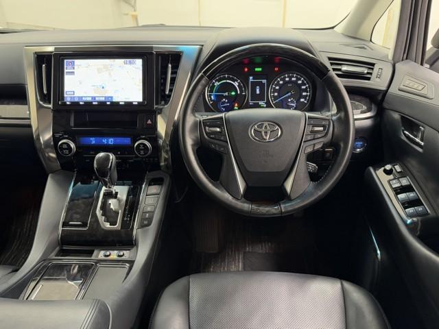 ヴェルファイアハイブリッド ＺＲ　衝突被害軽減ブレーキ　後席モニター　パワーバックドア　両側パワースライドドア　ＥＴＣ２．０　メモリーナビ　ＡＷＤ　ドライブレコーダー　ＢＬＵＥＴＯＯＴＨ　三列シート　１００Ｖ充電　アイドリングストップ（7枚目）