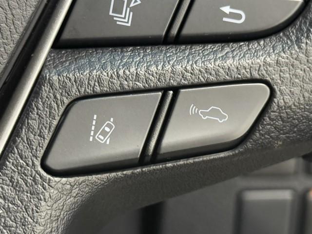 ヴェルファイアハイブリッド ＺＲ　衝突被害軽減ブレーキ　後席モニター　パワーバックドア　両側パワースライドドア　ＥＴＣ２．０　メモリーナビ　ＡＷＤ　ドライブレコーダー　ＢＬＵＥＴＯＯＴＨ　三列シート　１００Ｖ充電　アイドリングストップ（15枚目）