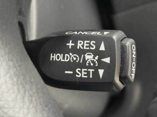 ランドクルーザープラド TX Lパッケージ 70thアニバーサリーリミテッド パートタイム4WD メディアプレイヤー接続 LEDランプ ナビ付 Bカメラ サンル-フ 記録簿 メモリーナビ オートエアコン 革シート スマートキー ドラレコ ETC キーレス クルーズコントロール(12枚目)