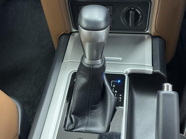 ランドクルーザープラド TX Lパッケージ 70thアニバーサリーリミテッド パートタイム4WD メディアプレイヤー接続 LEDランプ ナビ付 Bカメラ サンル-フ 記録簿 メモリーナビ オートエアコン 革シート スマートキー ドラレコ ETC キーレス クルーズコントロール(13枚目)