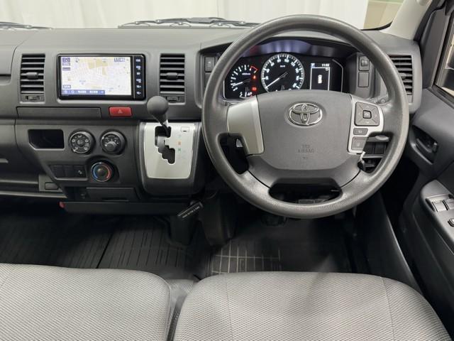 ハイエースバン ロングDX 助手席エアバッグ ブレーキサポート リアカメラ フルセグテレビ DVD PW 運転席エアバッグ ナビテレビ 横滑り防止 整備点検記録簿 イモビ付 パワーステアリング エアコン ABS キーレス(7枚目)