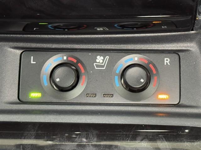 アルファード ２．５Ｓ　Ｃパッケージ　衝突被害軽減ブレーキ　パワーバックドア　両側パワースライドドア　Ｂｌｕｅｔｏｏｔｈオーディオ　メディアプレイヤー接続　３列　ＡＣ１００Ｖ電源　ＥＴＣ車載器　ＬＥＤヘッドライト　スマートキー　ＡＢＳ（17枚目）