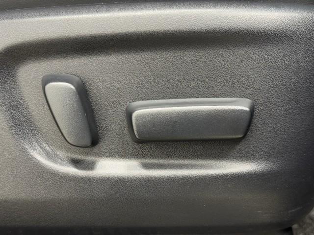 アルファード ２．５Ｓ　Ｃパッケージ　衝突被害軽減ブレーキ　パワーバックドア　両側パワースライドドア　Ｂｌｕｅｔｏｏｔｈオーディオ　メディアプレイヤー接続　３列　ＡＣ１００Ｖ電源　ＥＴＣ車載器　ＬＥＤヘッドライト　スマートキー　ＡＢＳ（19枚目）