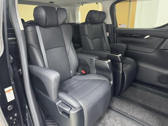 アルファード ２．５Ｓ　Ｃパッケージ　衝突被害軽減ブレーキ　パワーバックドア　両側パワースライドドア　Ｂｌｕｅｔｏｏｔｈオーディオ　メディアプレイヤー接続　３列　ＡＣ１００Ｖ電源　ＥＴＣ車載器　ＬＥＤヘッドライト　スマートキー　ＡＢＳ（20枚目）