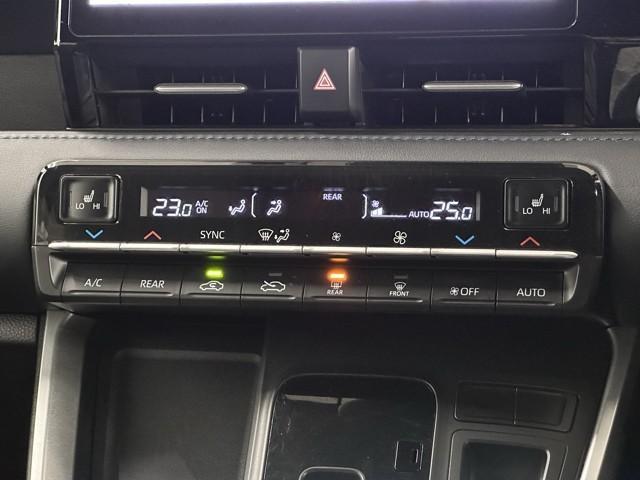 ヴォクシー ハイブリッドＳ－Ｚ　衝突被害軽減ブレーキ　後席モニター　前後ドライブレコーダー　２．０ＥＴＣ　Ｂｌｕｅｔｏｏｔｈオーディオ　ミュージックプレイヤー接続可　アイドリングストップ　メモリーナビ　バックモニター　ＬＥＤランプ（12枚目）