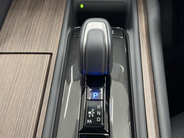 クラウン Ｚ　レザーシート　寒冷地仕様　ＬＥＤヘッドライト　地デジＴＶ　ＡＢＳ　ＡＣ１００Ｖ　パワーシート　アイドリングストップ　バックモニター　スマートキー　ＥＴＣ　ドライブレコーダー　アルミホイール　エアコン（10枚目）