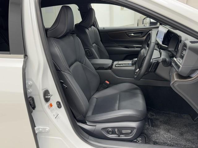 クラウン Ｚ　レザーシート　寒冷地仕様　ＬＥＤヘッドライト　地デジＴＶ　ＡＢＳ　ＡＣ１００Ｖ　パワーシート　アイドリングストップ　バックモニター　スマートキー　ＥＴＣ　ドライブレコーダー　アルミホイール　エアコン（17枚目）