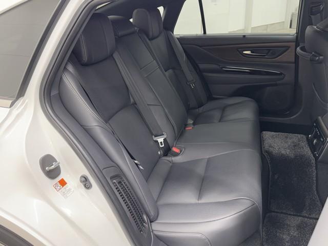 クラウン Ｚ　レザーシート　寒冷地仕様　ＬＥＤヘッドライト　地デジＴＶ　ＡＢＳ　ＡＣ１００Ｖ　パワーシート　アイドリングストップ　バックモニター　スマートキー　ＥＴＣ　ドライブレコーダー　アルミホイール　エアコン（18枚目）