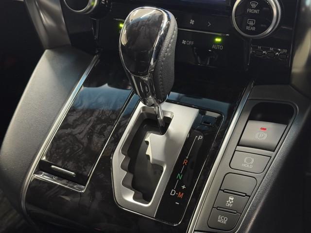 アルファード ２．５Ｓ　タイプゴールド　衝突被害軽減ブレーキ　車検整備付　３列シート　パワーバックドア　両側パワースライドドア　Ｂｌｕｅｔｏｏｔｈオーディオ　ＡＣ１００Ｖ電源　メディアプレイヤー接続　ＬＥＤランプ　前後ドライブレコーダー（14枚目）