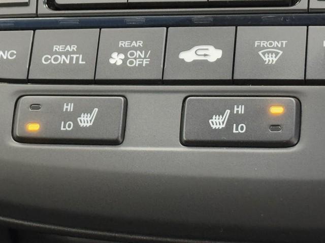 ステップワゴンスパーダ スパーダ・クールスピリット　両電動スライドドア　追突軽減ブレーキ　スマキー　Ｂカメ　ミュージックプレイヤー接続可　Ｗエアコン　フルセグテレビ　盗難防止システム　サイドエアバック　アルミ　ナビＴＶ　アクティブクルーズコントロール（10枚目）