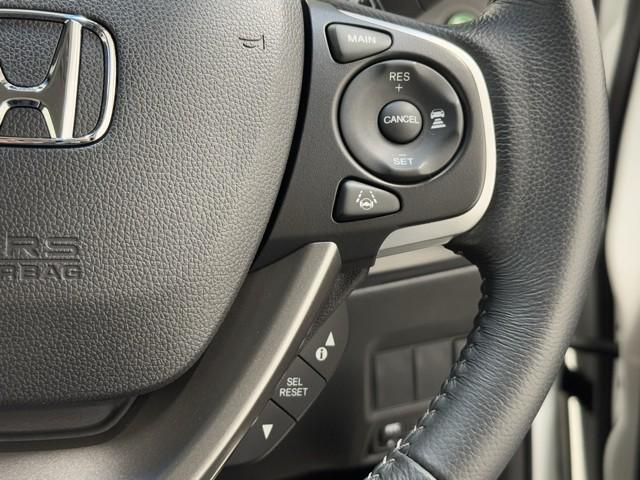 ステップワゴンスパーダ スパーダ・クールスピリット　両電動スライドドア　追突軽減ブレーキ　スマキー　Ｂカメ　ミュージックプレイヤー接続可　Ｗエアコン　フルセグテレビ　盗難防止システム　サイドエアバック　アルミ　ナビＴＶ　アクティブクルーズコントロール（14枚目）