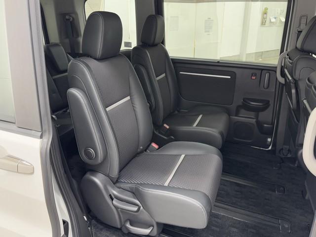 ステップワゴンスパーダ スパーダ・クールスピリット　両電動スライドドア　追突軽減ブレーキ　スマキー　Ｂカメ　ミュージックプレイヤー接続可　Ｗエアコン　フルセグテレビ　盗難防止システム　サイドエアバック　アルミ　ナビＴＶ　アクティブクルーズコントロール（17枚目）