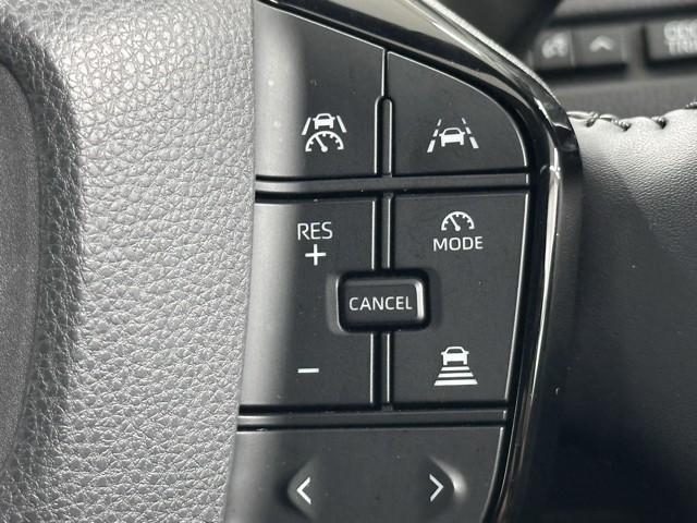 プリウス Ｚ　衝突被害軽減ブレーキ　モデリスタエアロ　４ＷＤ車　車検整備付　ＥＴＣ２．０　パノラマルーフ　ＡＣ１００Ｖ　Ｂｌｕｅｔｏｏｔｈオーディオ　ミュージックプレイヤー接続可　ＬＥＤヘッドライト　全周囲カメラ（16枚目）