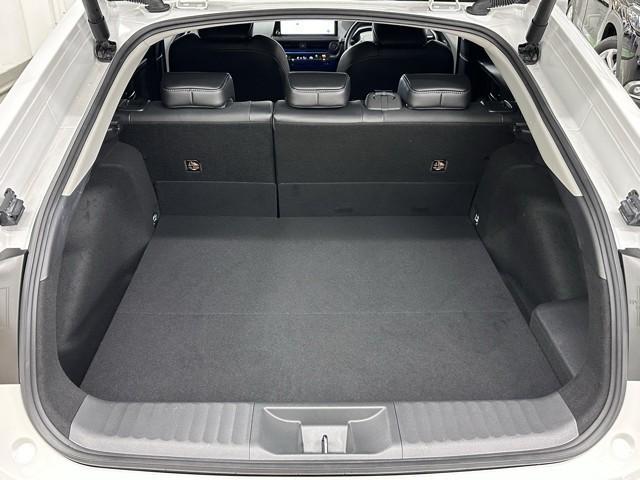 プリウス Ｚ　衝突被害軽減ブレーキ　モデリスタエアロ　４ＷＤ車　車検整備付　ＥＴＣ２．０　パノラマルーフ　ＡＣ１００Ｖ　Ｂｌｕｅｔｏｏｔｈオーディオ　ミュージックプレイヤー接続可　ＬＥＤヘッドライト　全周囲カメラ（21枚目）