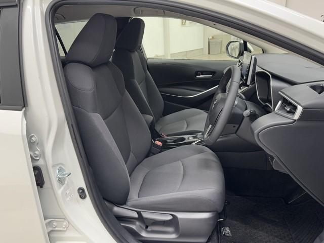 カローラツーリング ハイブリッド　Ｓ　インテリジェントクリアランスソナー　ドラレコ付き　Ｒカメラ　ＡＡＣ　ＬＥＤライト　メディアプレイヤー接続　１オーナー車　横滑防止装置　整備記録簿　クルコン　ＥＴＣ車載器　ナビ＆ＴＶ　キーフリーシステム（16枚目）