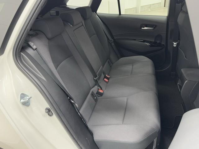 カローラツーリング ハイブリッド　Ｓ　インテリジェントクリアランスソナー　ドラレコ付き　Ｒカメラ　ＡＡＣ　ＬＥＤライト　メディアプレイヤー接続　１オーナー車　横滑防止装置　整備記録簿　クルコン　ＥＴＣ車載器　ナビ＆ＴＶ　キーフリーシステム（17枚目）