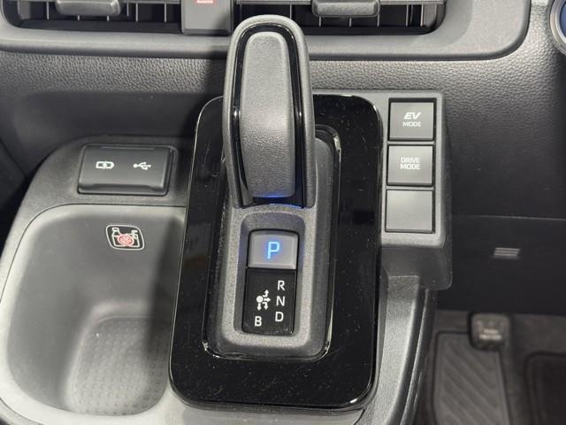 シエンタ ハイブリッドＺ　ＴＳＳ　ワンオーナ　エアバック　キーレスエントリー　ナビＴＶ　イモビライザー　整備記録簿　バックモニター　ＬＥＤヘッドライト　ＥＴＣ車載器　横滑り防止　スマートキー　オートエアコン　サイドエアバッグ（13枚目）