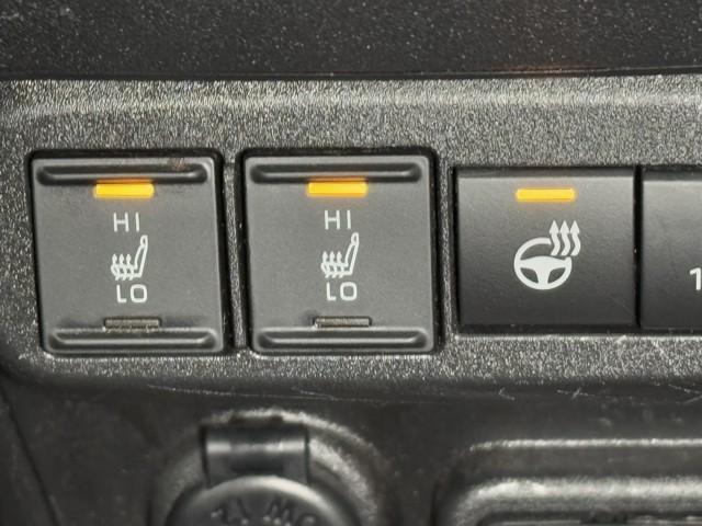 シエンタ ハイブリッドＺ　ＴＳＳ　ワンオーナ　エアバック　キーレスエントリー　ナビＴＶ　イモビライザー　整備記録簿　バックモニター　ＬＥＤヘッドライト　ＥＴＣ車載器　横滑り防止　スマートキー　オートエアコン　サイドエアバッグ（16枚目）