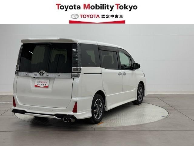 ヴォクシー ZS 煌III 衝突被害軽減ブレーキ 車検整備付 両側パワースライドドア ETC2.0 メモリナビ バックモニター 前後ドライブレコーダー Bluetoothオーディオ 3列シート 7人乗り ABS 横滑り防止装置(4枚目)