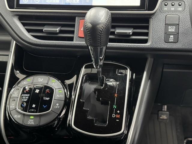 ヴォクシー ZS 煌III 衝突被害軽減ブレーキ 車検整備付 両側パワースライドドア ETC2.0 メモリナビ バックモニター 前後ドライブレコーダー Bluetoothオーディオ 3列シート 7人乗り ABS 横滑り防止装置(15枚目)